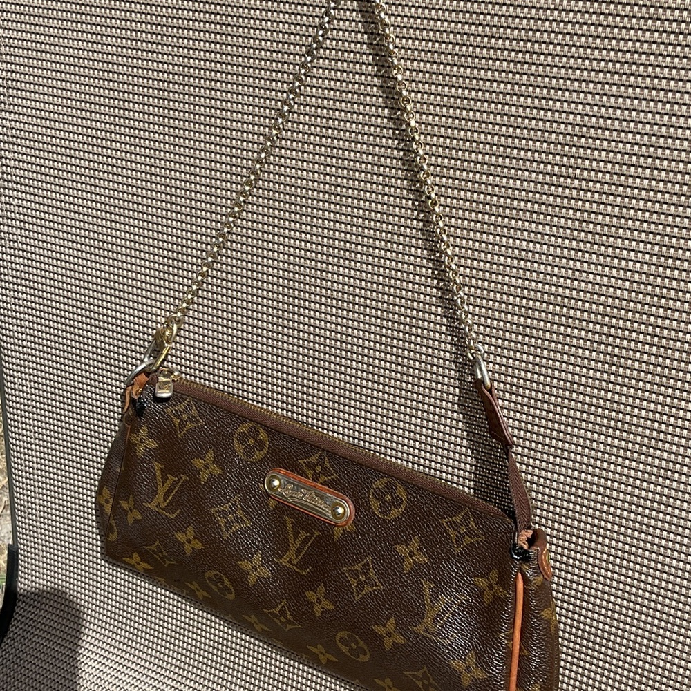 Louis Vuitton Eva clutch LV monogram bag - Picture 4 of 16